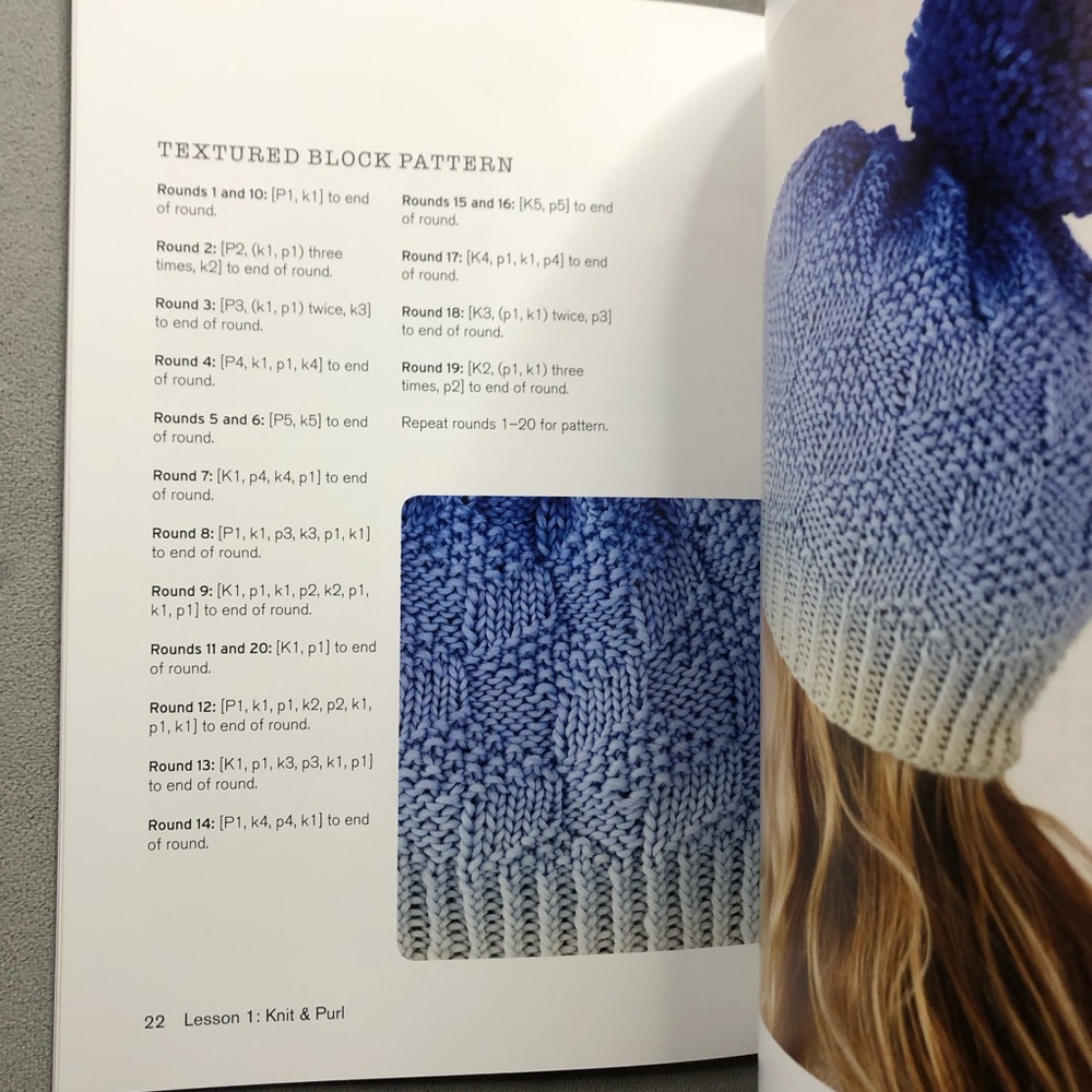 Gradient Knits ~ 10 Step by Step Lessons ~ Brand New! - Picture 3 of 8
